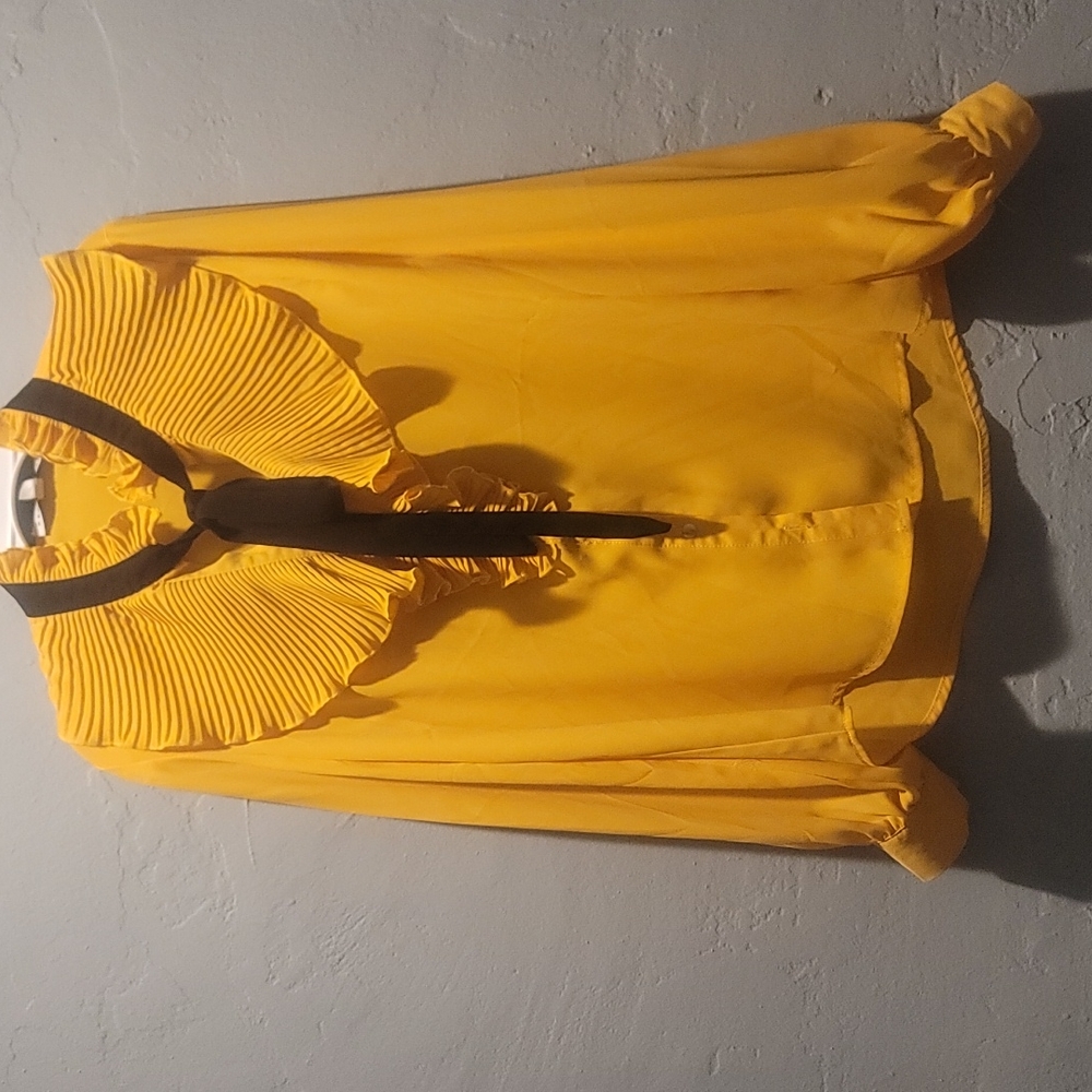 Haute Monde mustard color blouse small